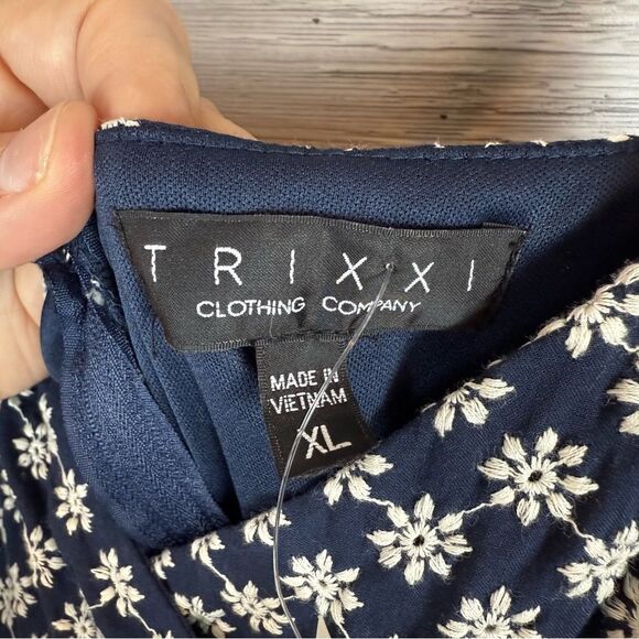 Trixxi Black and White Patterned Mini Dress with Crocheted Bodice - Picture 2 of 5